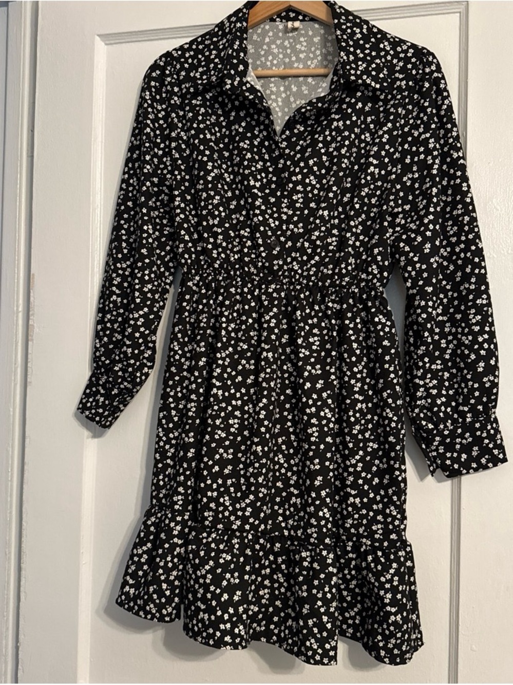 Women' Black Floral Long-Sleeve Dress